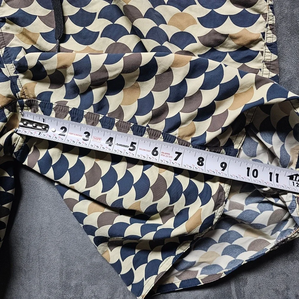 Patagonia Mens 38 Scallop Print Board Shorts Navy Tan Geometric Wavefarer Trunks